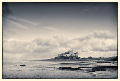 Bamburgh Castle Mono D810_013_1377